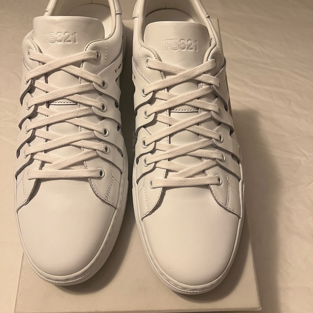 PS821 Alpha Cutout leather white sneakers